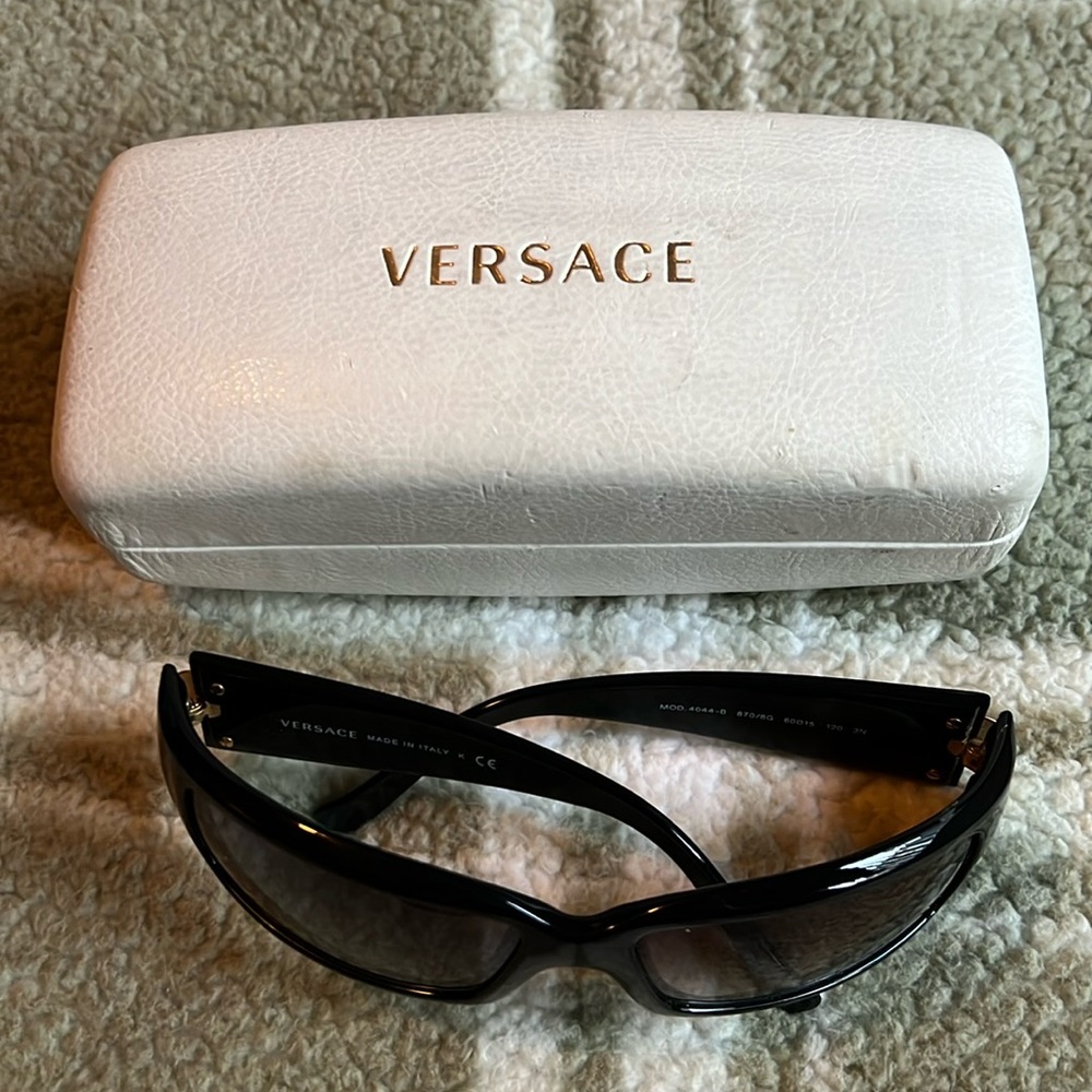 2009 versace sunglasses (rare) with vintage gold coin (no missing crystals)